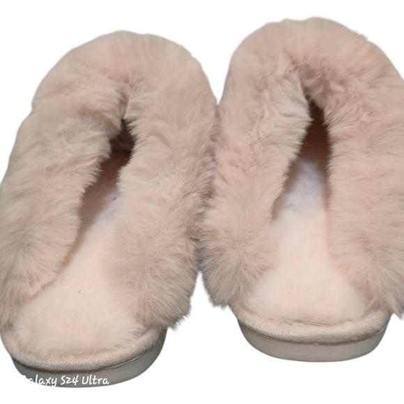 Cozy Cream Fur-Lined Women's Slippers - Picture 2 of 4